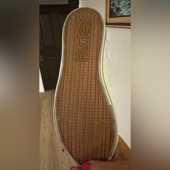 Hurley Women’s Classic White Slip-On Sneakers - Picture 4 of 4